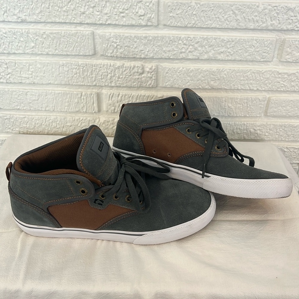 Globe Motley Mid Skate Shoes